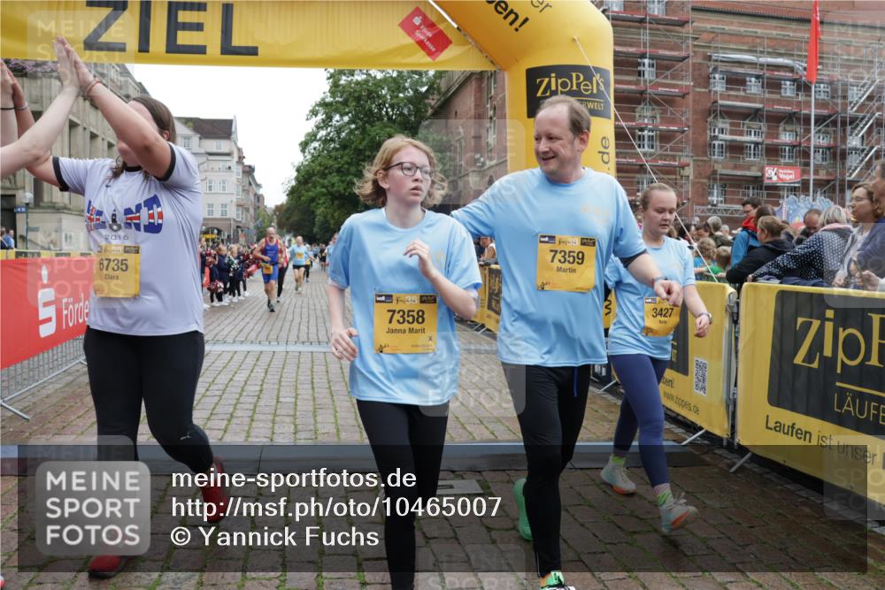13.09.2026 - Kiel Lauf Yannick Fuchs http://msf.ph/oto/10465007 13.09.2026 09:57:39 Ziel 818, 3317, 3427, 4567, 4808, 6735, 7358, 7359, 8853, 9998, 10943, 130, 1122, 2486, 3114, 4097, 4568, 4631, 5468, 5776, 6173, 6243, 6932, 7786, 8103, 8113, 11014, 11042, 11095, 11245, 12507, 1296, 2406, 5688, 8352, 3684, 5468, 8824, 11042, 12580 meine-sportfotos.de