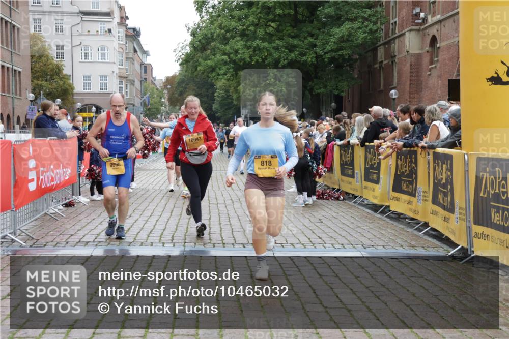 13.09.2026 - Kiel Lauf Yannick Fuchs http://msf.ph/oto/10465032 13.09.2026 09:57:41 Ziel 818, 1296, 3317, 3427, 4567, 4808, 6735, 7358, 7359, 8853, 9998, 10943, 130, 1122, 2486, 3114, 4097, 4568, 4631, 5468, 5776, 6173, 6243, 6932, 7786, 8103, 8113, 11014, 11042, 11095, 11245, 12507, 2406, 5688, 6253, 8352, 5468, 11042, 12580 meine-sportfotos.de