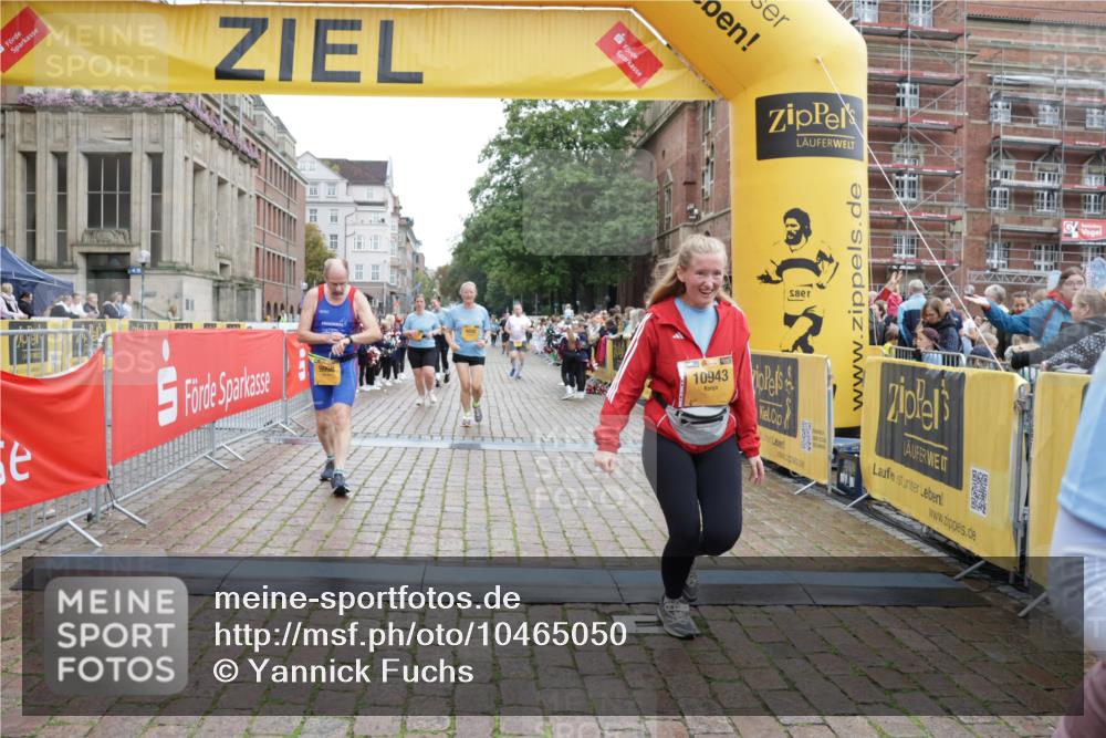 13.09.2026 - Kiel Lauf Yannick Fuchs http://msf.ph/oto/10465050 13.09.2026 09:57:44 Ziel 818, 1296, 2406, 3317, 4808, 8853, 9998, 10943, 130, 1122, 2486, 3114, 3427, 4097, 4567, 4568, 4631, 5776, 6173, 6243, 6735, 6932, 7358, 7359, 7786, 8103, 8113, 11014, 11095, 11245, 12507, 5688, 6253, 8352, 130, 4568, 4631, 5468, 11042 meine-sportfotos.de