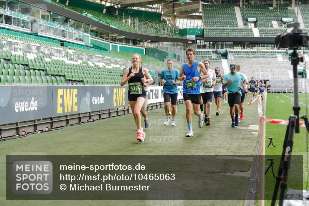 13.09.2026 - 21. swb-Marathon Bremen Michael Burmester http://msf.ph/oto/10465063 13.09.2026 12:56:25 Laufen im Stadion 205, 307, 388, 411, 431, 465, 495, 655, 769, 854, 857, 876, 913, 926, 948, 1058, 1130, 1197, 1390, 1537, 1601, 1645, 1750, 1900, 1972, 2001, 2040, 2051, 2075, 2122, 2125, 2251, 2260, 2319, 2473, 2493, 2535, 2604, 2634, 2640, 2671, 2761, 2812, 2948, 3057, 3078, 3119, 3192, 3202, 3246, 3290, 3346, 3348, 3411, 3450, 3458, 3508, 3514, 3634, 3706, 3716, 3760, 3813, 3836, 4135, 4137, 4171, 4316, 4413, 4455, 4479, 4733, 5277, 5430, 5530, 6106, 2498, 3085 meine-sportfotos.de
