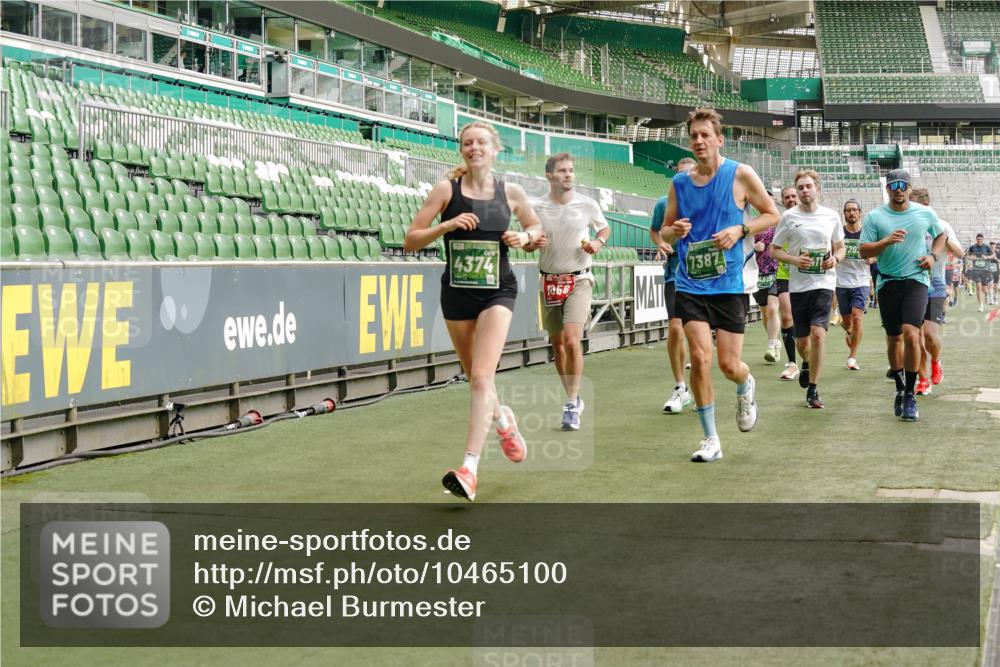 13.09.2026 - 21. swb-Marathon Bremen Michael Burmester http://msf.ph/oto/10465100 13.09.2026 12:56:26 Laufen im Stadion 205, 307, 388, 411, 431, 465, 655, 769, 854, 857, 876, 913, 926, 948, 1058, 1130, 1197, 1537, 1601, 1645, 1750, 1900, 1972, 2001, 2040, 2051, 2075, 2122, 2125, 2251, 2260, 2319, 2473, 2493, 2535, 2604, 2634, 2640, 2671, 2761, 2812, 2948, 3057, 3078, 3119, 3192, 3202, 3246, 3290, 3346, 3348, 3411, 3450, 3458, 3508, 3514, 3634, 3706, 3716, 3760, 3813, 3836, 4135, 4137, 4171, 4316, 4413, 4455, 4479, 4733, 5277, 5430, 5530, 6106, 2498, 3085 meine-sportfotos.de