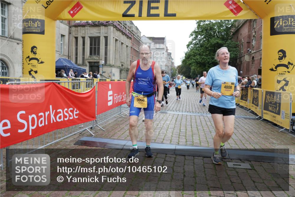 13.09.2026 - Kiel Lauf Yannick Fuchs http://msf.ph/oto/10465102 13.09.2026 09:57:47 Ziel 818, 1296, 2406, 3317, 4808, 8352, 8853, 9998, 10943, 1122, 2486, 3114, 3427, 4097, 4567, 5776, 6173, 6243, 6735, 6932, 7358, 7359, 7786, 8103, 8113, 11014, 11095, 11245, 12507, 5688, 6253, 130, 2486, 4097, 4568, 4631, 5468, 11042 meine-sportfotos.de