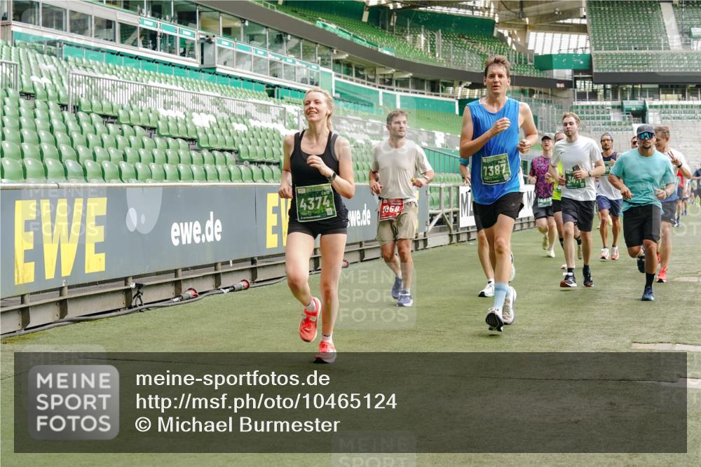 13.09.2026 - 21. swb-Marathon Bremen Michael Burmester http://msf.ph/oto/10465124 13.09.2026 12:56:26 Laufen im Stadion 205, 307, 388, 411, 431, 465, 655, 769, 854, 857, 876, 913, 926, 948, 1058, 1130, 1197, 1537, 1601, 1645, 1750, 1900, 1972, 2001, 2040, 2051, 2075, 2122, 2125, 2251, 2260, 2319, 2473, 2493, 2535, 2604, 2634, 2640, 2671, 2761, 2812, 2948, 3057, 3078, 3119, 3192, 3202, 3246, 3290, 3346, 3348, 3411, 3450, 3458, 3508, 3514, 3634, 3706, 3716, 3760, 3813, 3836, 4135, 4137, 4171, 4316, 4413, 4455, 4479, 4733, 5277, 5430, 5530, 6106, 2498, 3085 meine-sportfotos.de