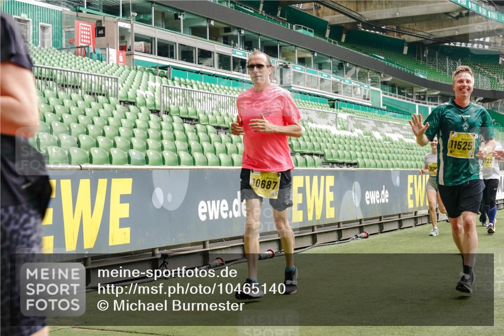 13.09.2026 - 21. swb-Marathon Bremen Michael Burmester http://msf.ph/oto/10465140 13.09.2026 10:35:21 Laufen im Stadion 10093, 10144, 10147, 10152, 10157, 10173, 10175, 10177, 10181, 10182, 10185, 10195, 10240, 10245, 10254, 10263, 10306, 10309, 10356, 10357, 10367, 10368, 10369, 10377, 10409, 10415, 10427, 10439, 10460, 10473, 10477, 10481, 10485, 10492, 10528, 10559, 10604, 10617, 10636, 10639, 10668, 10669, 10671, 10672, 10677, 10699, 10700, 10715, 10828, 10857, 10914, 10928, 11126, 11162, 11343, 11803, 11965, 10146, 10222 meine-sportfotos.de