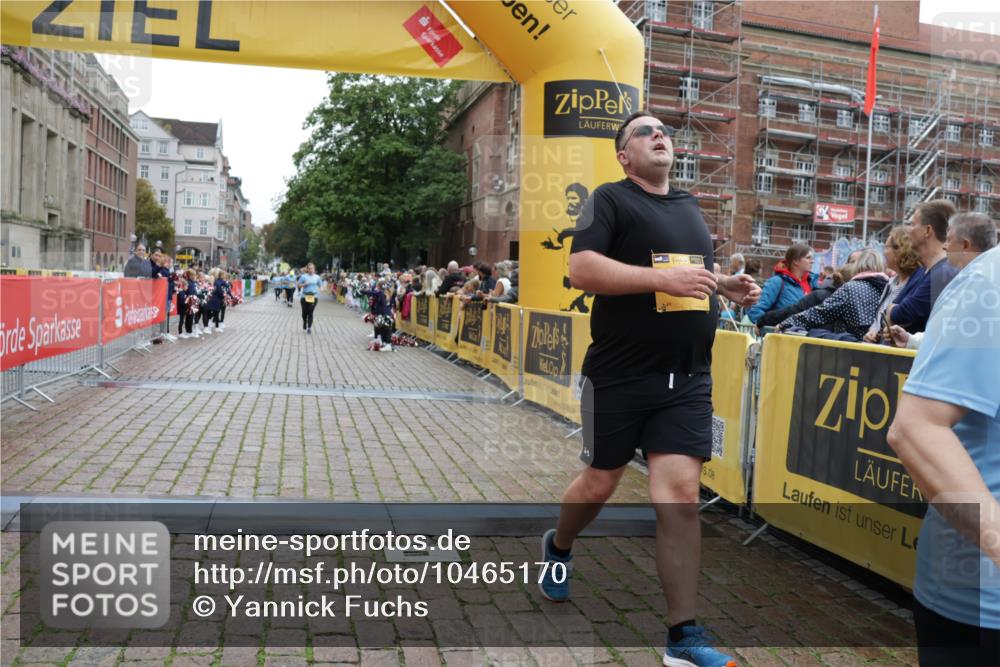 13.09.2026 - Kiel Lauf Yannick Fuchs http://msf.ph/oto/10465170 13.09.2026 09:57:59 Ziel 5688, 6253, 8352, 818, 1296, 2406, 3317, 3427, 4567, 4808, 6173, 6735, 7358, 7359, 8853, 9998, 10943, 11014, 2014, 3279, 3302, 5524, 5738, 1122, 3114, 5776, 6173, 6243, 6932, 7786, 8103, 8113, 11014, 11095, 11245, 12507 meine-sportfotos.de