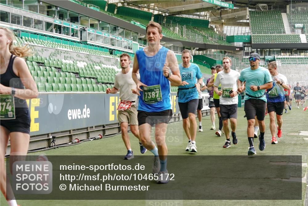 13.09.2026 - 21. swb-Marathon Bremen Michael Burmester http://msf.ph/oto/10465172 13.09.2026 12:56:27 Laufen im Stadion 205, 307, 388, 411, 431, 465, 655, 769, 854, 857, 876, 913, 926, 948, 1058, 1130, 1197, 1537, 1601, 1645, 1750, 1809, 1900, 1972, 2001, 2040, 2051, 2075, 2122, 2125, 2251, 2260, 2319, 2473, 2493, 2535, 2604, 2634, 2640, 2671, 2761, 2812, 2948, 3057, 3078, 3119, 3192, 3202, 3246, 3290, 3346, 3348, 3411, 3450, 3458, 3508, 3514, 3634, 3706, 3716, 3760, 3813, 3836, 4135, 4137, 4171, 4316, 4413, 4455, 4479, 4733, 5277, 5430, 5530, 6106, 2498, 3085 meine-sportfotos.de