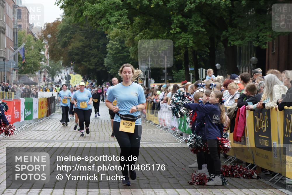 13.09.2026 - Kiel Lauf Yannick Fuchs http://msf.ph/oto/10465176 13.09.2026 09:58:01 Ziel 5688, 6253, 8352, 818, 1296, 2406, 3317, 3427, 4567, 4808, 6173, 6735, 7358, 7359, 8853, 9998, 10943, 11014, 2014, 3279, 3302, 5524, 5738, 9087, 1122, 3114, 5776, 6173, 8103, 11014, 11095 meine-sportfotos.de