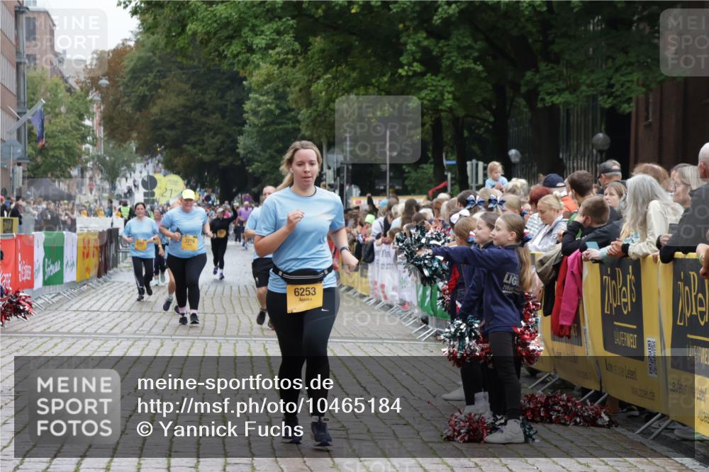 13.09.2026 - Kiel Lauf Yannick Fuchs http://msf.ph/oto/10465184 13.09.2026 09:58:01 Ziel 5688, 6253, 8352, 818, 1296, 2406, 3317, 3427, 4567, 4808, 6173, 6735, 7358, 7359, 8853, 9998, 10943, 11014, 2014, 3279, 3302, 5524, 5738, 9087, 1122, 3114, 5776, 6173, 8103, 11014, 11095 meine-sportfotos.de