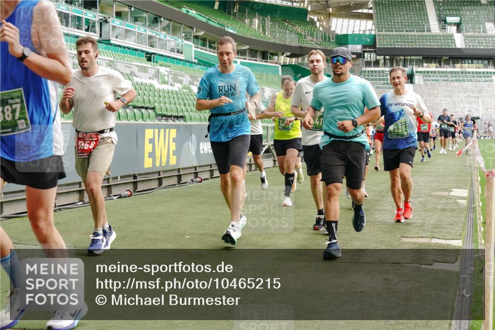 13.09.2026 - 21. swb-Marathon Bremen Michael Burmester http://msf.ph/oto/10465215 13.09.2026 12:56:28 Laufen im Stadion 205, 307, 388, 411, 431, 465, 655, 769, 854, 857, 876, 913, 926, 948, 1058, 1130, 1197, 1537, 1601, 1645, 1750, 1809, 1900, 1972, 2001, 2040, 2051, 2075, 2122, 2251, 2260, 2319, 2473, 2493, 2535, 2604, 2634, 2640, 2671, 2761, 2812, 2948, 3057, 3078, 3119, 3192, 3202, 3246, 3290, 3348, 3411, 3450, 3458, 3508, 3514, 3634, 3706, 3716, 3760, 3813, 3836, 4135, 4137, 4171, 4316, 4413, 4455, 4479, 4733, 5277, 5430, 5530, 6106, 2498, 3085 meine-sportfotos.de