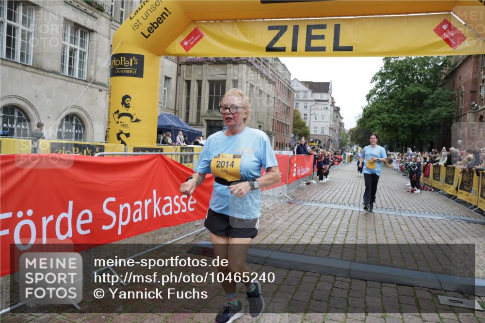 13.09.2026 - Kiel Lauf Yannick Fuchs http://msf.ph/oto/10465240 13.09.2026 09:58:15 Ziel 2014, 3279, 3302, 5524, 5738, 1296, 2406, 3317, 4808, 5688, 6253, 8352, 8853, 2103, 7415, 9087, 12561, 818, 3317, 3427, 4808, 7358, 7359, 9998, 10943 meine-sportfotos.de