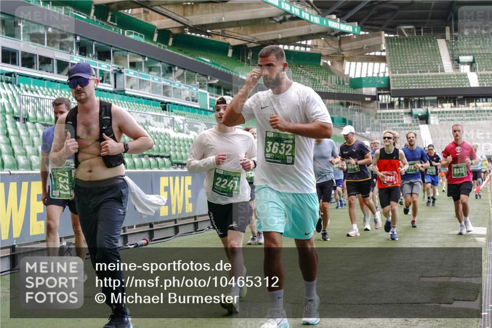 13.09.2026 - 21. swb-Marathon Bremen Michael Burmester http://msf.ph/oto/10465312 13.09.2026 13:13:11 Laufen im Stadion 118, 183, 270, 278, 349, 514, 576, 600, 631, 695, 702, 843, 933, 950, 1005, 1143, 1226, 1286, 1334, 1426, 1435, 1596, 1641, 1849, 1851, 1991, 2005, 2035, 2079, 2248, 2264, 2336, 2375, 2377, 2387, 2398, 2412, 2426, 2439, 2457, 2461, 2478, 2505, 2540, 2612, 2665, 2673, 2684, 2693, 2765, 2773, 2792, 2815, 2816, 2850, 2860, 2884, 2895, 2921, 2963, 2966, 2972, 2975, 3016, 3111, 3143, 3155, 3209, 3253, 3277, 3293, 3304, 3308, 3313, 3349, 3434, 3661 meine-sportfotos.de
