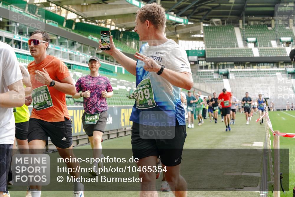 13.09.2026 - 21. swb-Marathon Bremen Michael Burmester http://msf.ph/oto/10465354 13.09.2026 12:56:30 Laufen im Stadion 205, 307, 388, 411, 431, 465, 655, 769, 854, 857, 876, 913, 926, 948, 1058, 1130, 1197, 1537, 1601, 1645, 1750, 1809, 1900, 1972, 2001, 2040, 2051, 2075, 2122, 2251, 2260, 2319, 2473, 2493, 2535, 2604, 2634, 2640, 2671, 2761, 2812, 2948, 3057, 3078, 3119, 3192, 3202, 3290, 3348, 3411, 3450, 3458, 3508, 3514, 3634, 3706, 3716, 3760, 3813, 3836, 4135, 4137, 4171, 4316, 4319, 4413, 4455, 4479, 4733, 5277, 5430, 5530, 6106, 2498, 3085 meine-sportfotos.de
