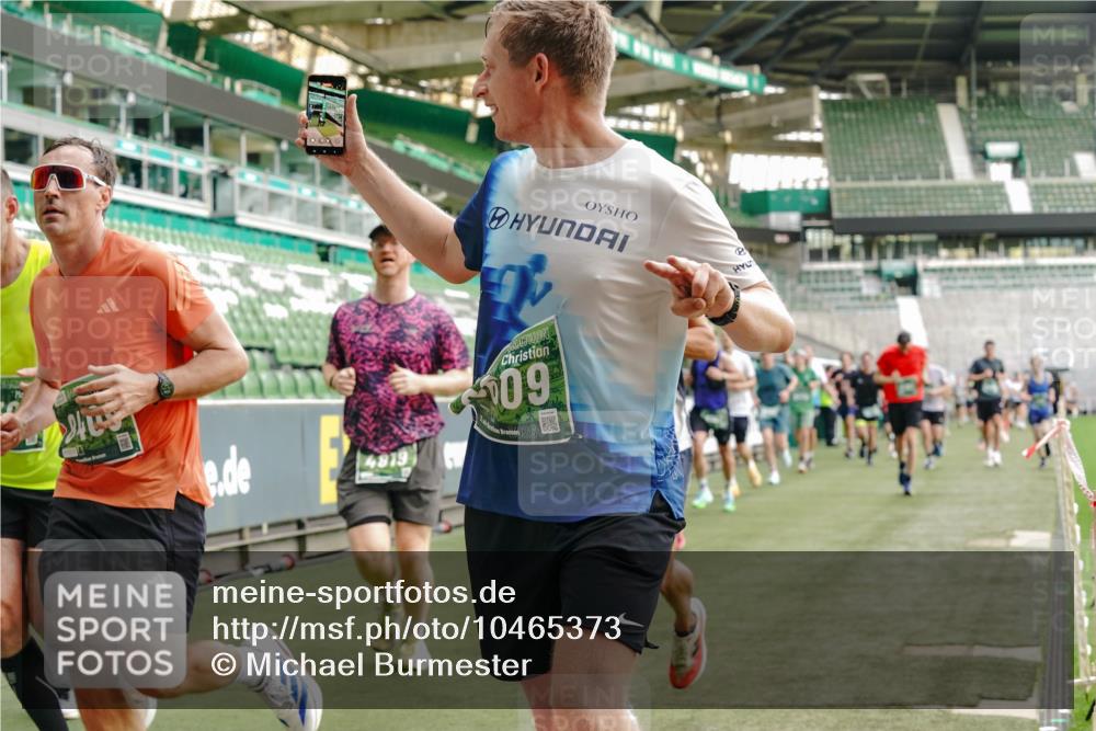 13.09.2026 - 21. swb-Marathon Bremen Michael Burmester http://msf.ph/oto/10465373 13.09.2026 12:56:30 Laufen im Stadion 205, 307, 388, 411, 431, 465, 655, 769, 854, 857, 876, 913, 926, 948, 1058, 1130, 1197, 1537, 1601, 1645, 1750, 1809, 1900, 1972, 2001, 2040, 2051, 2075, 2122, 2251, 2260, 2319, 2473, 2493, 2535, 2604, 2634, 2640, 2671, 2761, 2812, 2948, 3057, 3078, 3119, 3192, 3202, 3290, 3348, 3411, 3450, 3458, 3508, 3514, 3634, 3706, 3716, 3760, 3813, 3836, 4135, 4137, 4171, 4316, 4319, 4413, 4455, 4479, 4733, 5277, 5430, 5530, 6106, 2498, 3085 meine-sportfotos.de