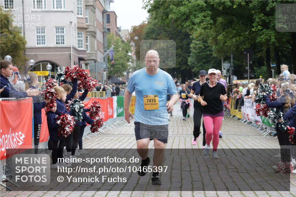 13.09.2026 - Kiel Lauf Yannick Fuchs http://msf.ph/oto/10465397 13.09.2026 09:58:33 Ziel 2103, 5872, 7415, 11463, 12561, 2014, 3279, 3302, 5524, 5738, 6253, 9087, 12561, 269, 3458, 6249, 10325, 10326, 10564, 5688, 6253, 8352 meine-sportfotos.de