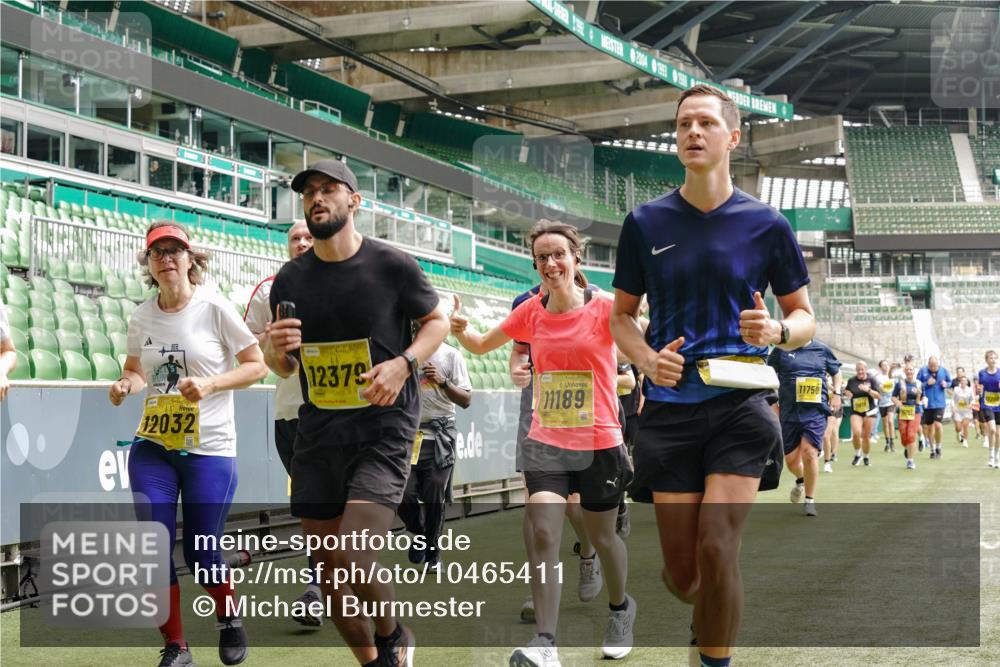 13.09.2026 - 21. swb-Marathon Bremen Michael Burmester http://msf.ph/oto/10465411 13.09.2026 10:35:25 Laufen im Stadion 10093, 10144, 10147, 10152, 10157, 10173, 10175, 10177, 10181, 10182, 10185, 10187, 10195, 10240, 10245, 10254, 10263, 10272, 10275, 10291, 10306, 10309, 10356, 10357, 10367, 10368, 10369, 10377, 10409, 10415, 10427, 10439, 10460, 10473, 10477, 10481, 10485, 10492, 10528, 10559, 10560, 10617, 10636, 10639, 10669, 10671, 10672, 10677, 10700, 10715, 10828, 10857, 10914, 10928, 11126, 11162, 11343, 11803, 11965, 10146, 10222 meine-sportfotos.de