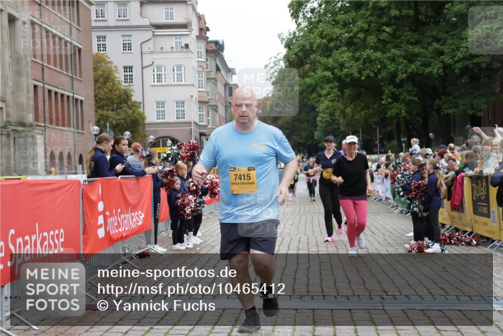 13.09.2026 - Kiel Lauf Yannick Fuchs http://msf.ph/oto/10465412 13.09.2026 09:58:35 Ziel 2103, 5872, 7415, 11463, 2014, 3279, 3302, 5524, 5738, 6253, 9087, 12561, 269, 3458, 6249, 10325, 10326, 10564, 5688, 6253 meine-sportfotos.de