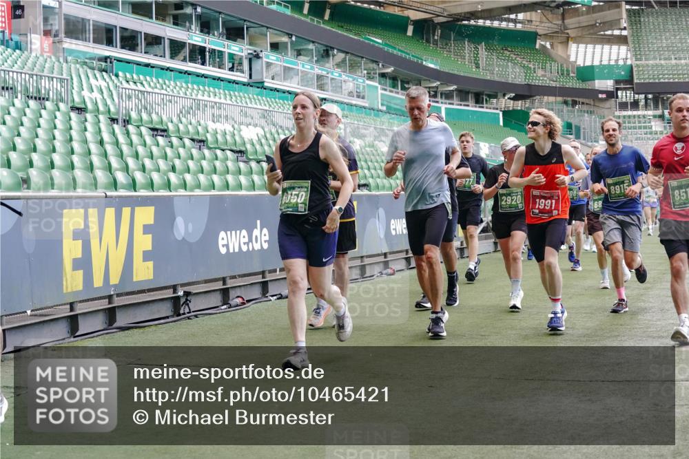 13.09.2026 - 21. swb-Marathon Bremen Michael Burmester http://msf.ph/oto/10465421 13.09.2026 13:13:13 Laufen im Stadion 118, 183, 270, 278, 349, 514, 576, 600, 631, 695, 702, 843, 933, 950, 1005, 1143, 1226, 1286, 1334, 1426, 1435, 1596, 1641, 1849, 1991, 2005, 2035, 2079, 2248, 2264, 2336, 2375, 2377, 2387, 2398, 2412, 2426, 2439, 2457, 2461, 2478, 2505, 2540, 2612, 2665, 2673, 2684, 2693, 2765, 2773, 2792, 2815, 2816, 2850, 2860, 2884, 2895, 2921, 2963, 2966, 2972, 2975, 3016, 3111, 3143, 3155, 3209, 3253, 3277, 3293, 3304, 3308, 3313, 3349, 3434, 3661 meine-sportfotos.de