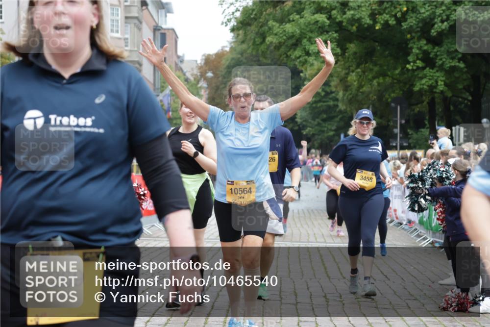 13.09.2026 - Kiel Lauf Yannick Fuchs http://msf.ph/oto/10465540 13.09.2026 09:58:50 Ziel 269, 3458, 6249, 10325, 10326, 10564, 2103, 5738, 5872, 7415, 9087, 11463, 12561, 3920, 6148, 6956, 7399, 10030, 2014, 3279, 3302, 5524, 5738 meine-sportfotos.de