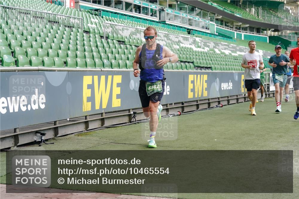 13.09.2026 - 21. swb-Marathon Bremen Michael Burmester http://msf.ph/oto/10465554 13.09.2026 12:56:35 Laufen im Stadion 205, 307, 388, 411, 431, 465, 655, 769, 776, 854, 857, 876, 913, 926, 948, 1058, 1130, 1254, 1537, 1601, 1645, 1750, 1809, 1900, 1972, 2001, 2040, 2051, 2075, 2122, 2260, 2319, 2402, 2473, 2493, 2535, 2604, 2634, 2640, 2671, 2761, 2812, 2904, 2948, 3057, 3078, 3119, 3192, 3202, 3290, 3348, 3411, 3450, 3458, 3508, 3514, 3634, 3706, 3716, 3760, 3813, 3836, 3939, 4135, 4137, 4171, 4316, 4319, 4413, 4455, 4479, 4733, 5277, 5430, 5530, 6106, 2498, 3085 meine-sportfotos.de