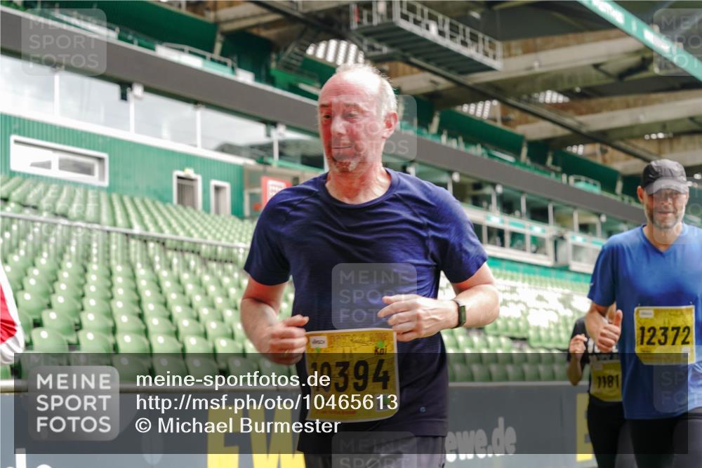 13.09.2026 - 21. swb-Marathon Bremen Michael Burmester http://msf.ph/oto/10465613 13.09.2026 10:35:27 Laufen im Stadion 10093, 10144, 10147, 10152, 10157, 10173, 10175, 10177, 10181, 10182, 10185, 10187, 10195, 10240, 10245, 10254, 10263, 10272, 10275, 10291, 10306, 10309, 10356, 10357, 10367, 10368, 10369, 10377, 10409, 10415, 10420, 10427, 10439, 10460, 10473, 10477, 10481, 10485, 10492, 10528, 10559, 10560, 10617, 10636, 10639, 10669, 10671, 10672, 10677, 10700, 10715, 10828, 10857, 10914, 10928, 11126, 11162, 11343, 11803, 11965, 10146, 10222 meine-sportfotos.de