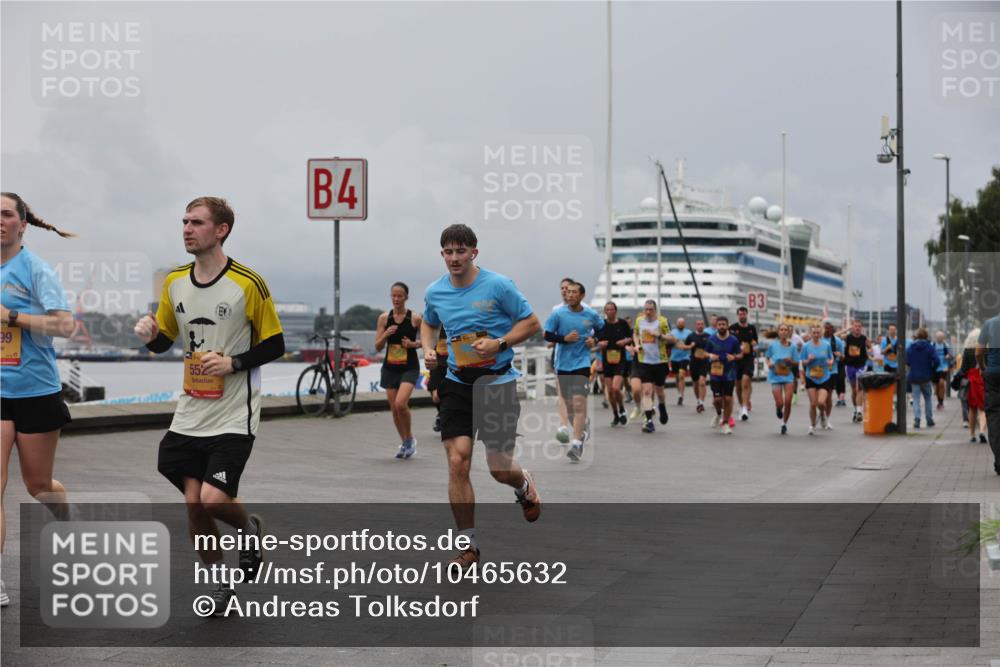 13.09.2026 - Kiel Lauf Andreas Tolksdorf http://msf.ph/oto/10465632 13.09.2026 12:06:37 Kiellinie 99, 552, 4, 3 meine-sportfotos.de
