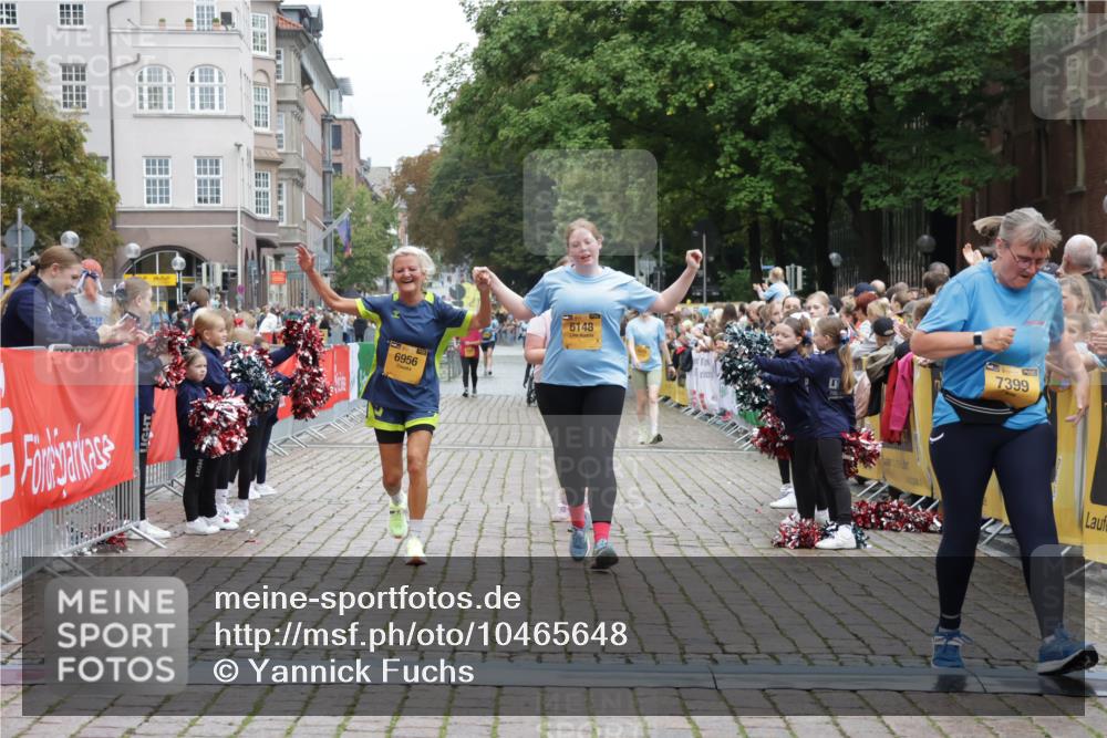 13.09.2026 - Kiel Lauf Yannick Fuchs http://msf.ph/oto/10465648 13.09.2026 09:58:58 Ziel 3458, 6148, 6956, 7399, 10030, 10325, 10326, 10564, 269, 2103, 5872, 6249, 7415, 10564, 11463, 12561, 225, 3920, 5489, 11828, 5738, 9087, 12561 meine-sportfotos.de