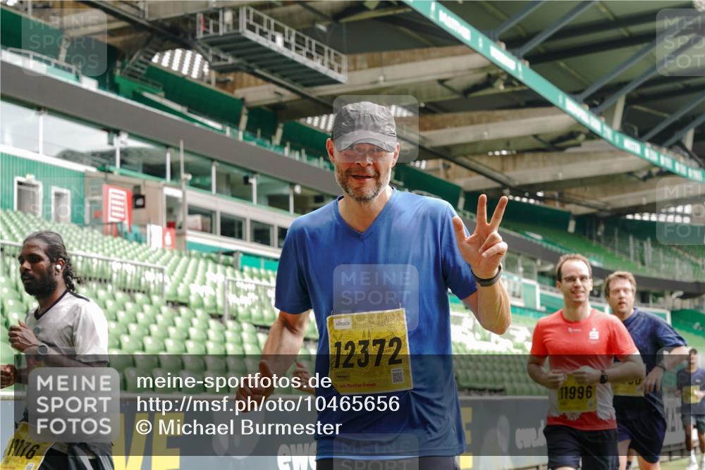 13.09.2026 - 21. swb-Marathon Bremen Michael Burmester http://msf.ph/oto/10465656 13.09.2026 10:35:28 Laufen im Stadion 10093, 10144, 10147, 10152, 10157, 10173, 10175, 10177, 10181, 10182, 10185, 10187, 10195, 10240, 10245, 10254, 10263, 10272, 10275, 10291, 10306, 10309, 10356, 10357, 10367, 10368, 10369, 10377, 10409, 10415, 10420, 10427, 10439, 10460, 10473, 10477, 10481, 10485, 10492, 10528, 10559, 10560, 10617, 10636, 10639, 10669, 10671, 10672, 10677, 10700, 10715, 10828, 10857, 10914, 10928, 11126, 11162, 11343, 11803, 11965, 10146, 10222 meine-sportfotos.de