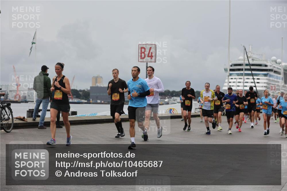 13.09.2026 - Kiel Lauf Andreas Tolksdorf http://msf.ph/oto/10465687 13.09.2026 12:06:40 Kiellinie 1584, 2412, 4, 3 meine-sportfotos.de
