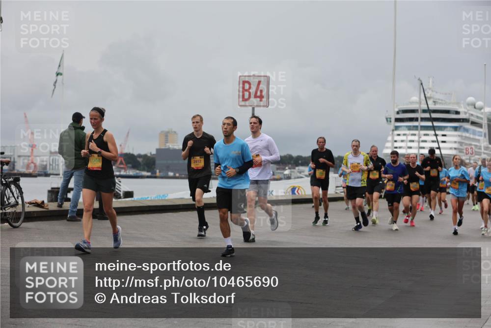13.09.2026 - Kiel Lauf Andreas Tolksdorf http://msf.ph/oto/10465690 13.09.2026 12:06:40 Kiellinie 1534, 2412, 4, 2370, 3 meine-sportfotos.de