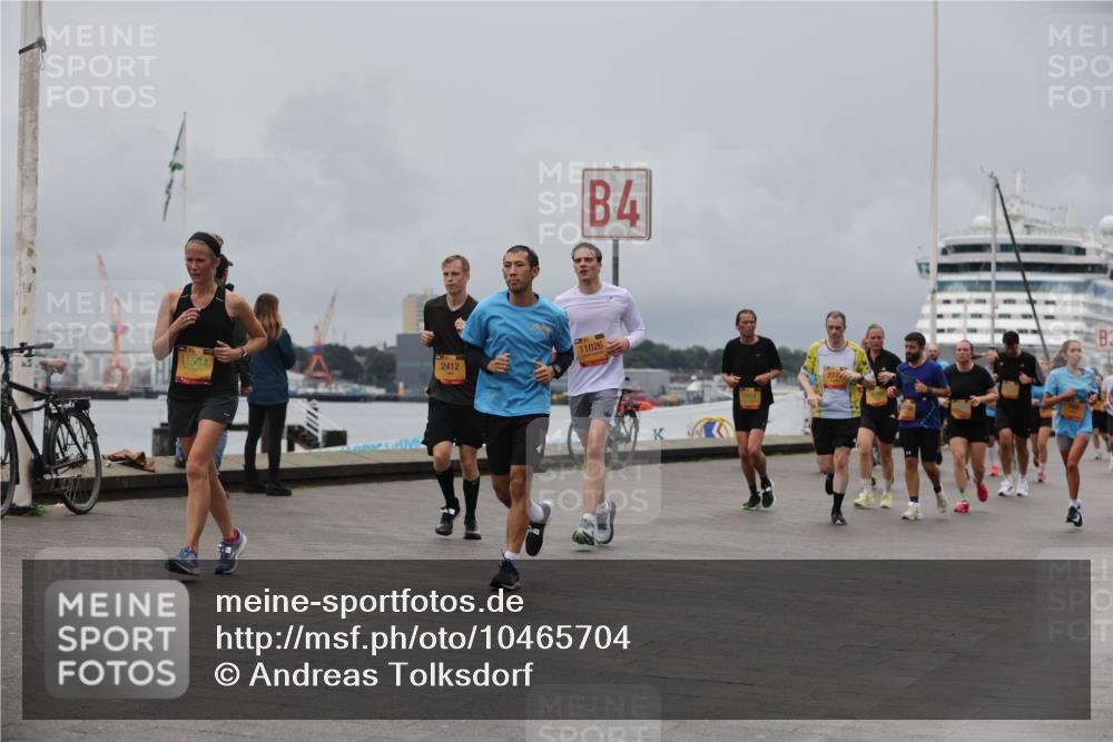 13.09.2026 - Kiel Lauf Andreas Tolksdorf http://msf.ph/oto/10465704 13.09.2026 12:06:40 Kiellinie 4, 11026, 1584, 2412 meine-sportfotos.de