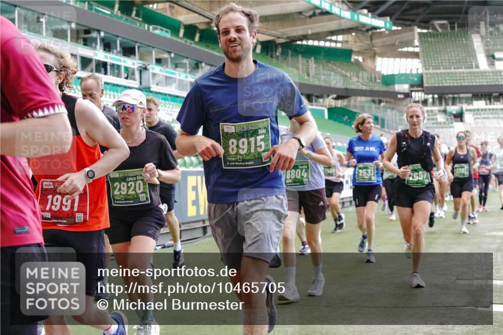 13.09.2026 - 21. swb-Marathon Bremen Michael Burmester http://msf.ph/oto/10465705 13.09.2026 13:13:15 Laufen im Stadion 118, 183, 270, 278, 349, 514, 576, 600, 631, 695, 702, 843, 933, 950, 1005, 1143, 1226, 1286, 1334, 1426, 1435, 1596, 1641, 1849, 1991, 2005, 2035, 2079, 2248, 2264, 2336, 2375, 2377, 2387, 2398, 2412, 2439, 2457, 2461, 2478, 2505, 2540, 2612, 2665, 2673, 2684, 2693, 2765, 2773, 2792, 2815, 2816, 2850, 2860, 2884, 2895, 2921, 2963, 2966, 2972, 2975, 3016, 3111, 3143, 3155, 3209, 3253, 3277, 3293, 3304, 3308, 3313, 3349, 3378, 3434, 3661 meine-sportfotos.de