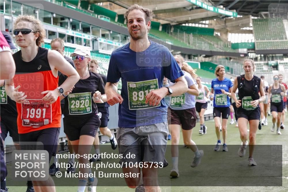 13.09.2026 - 21. swb-Marathon Bremen Michael Burmester http://msf.ph/oto/10465733 13.09.2026 13:13:15 Laufen im Stadion 118, 183, 270, 278, 349, 514, 576, 600, 631, 695, 702, 843, 933, 950, 1005, 1143, 1226, 1286, 1334, 1426, 1435, 1596, 1641, 1849, 1991, 2005, 2035, 2079, 2248, 2264, 2336, 2375, 2377, 2387, 2398, 2412, 2439, 2457, 2461, 2478, 2505, 2540, 2612, 2665, 2673, 2684, 2693, 2765, 2773, 2792, 2815, 2816, 2850, 2860, 2884, 2895, 2921, 2963, 2966, 2972, 2975, 3016, 3111, 3143, 3155, 3209, 3253, 3277, 3293, 3304, 3308, 3313, 3349, 3378, 3434, 3661 meine-sportfotos.de
