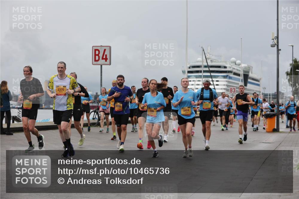 13.09.2026 - Kiel Lauf Andreas Tolksdorf http://msf.ph/oto/10465736 13.09.2026 12:06:44 Kiellinie 1864, 2370, 4, 10595, 749, 3804, 862, 3 meine-sportfotos.de