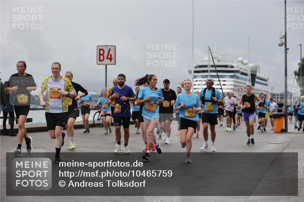 13.09.2026 - Kiel Lauf Andreas Tolksdorf http://msf.ph/oto/10465759 13.09.2026 12:06:44 Kiellinie 1864, 2370, 4, 10595, 3, 749, 3804, 862, 12036 meine-sportfotos.de