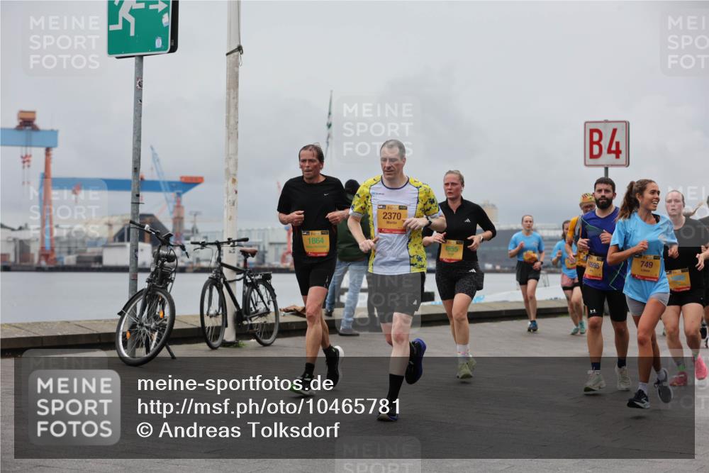 13.09.2026 - Kiel Lauf Andreas Tolksdorf http://msf.ph/oto/10465781 13.09.2026 12:06:45 Kiellinie 1864, 39, 2370, 4, 4955, 10595, 749 meine-sportfotos.de