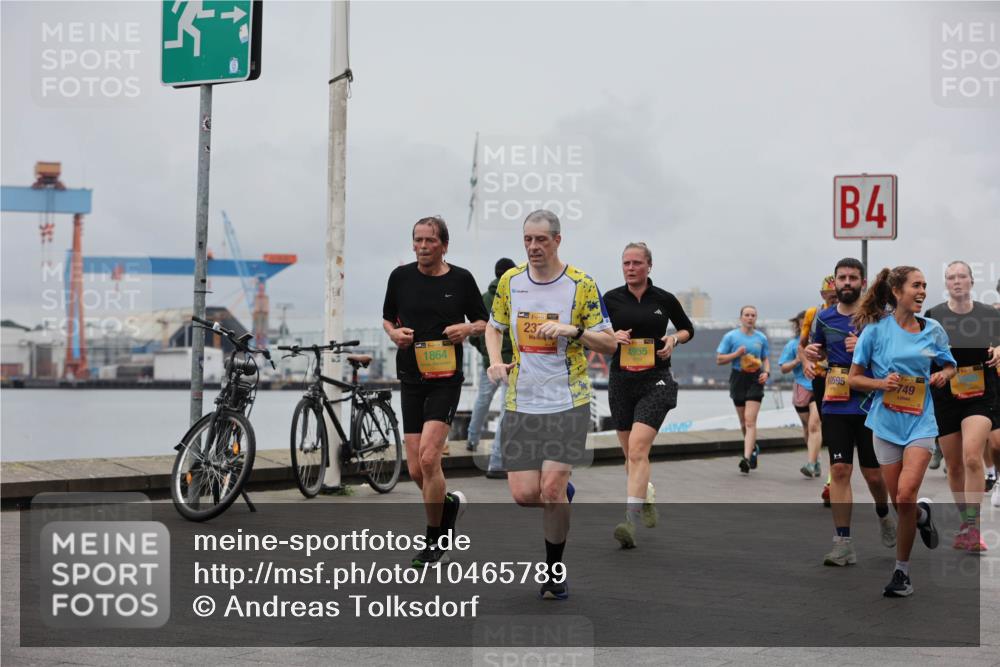 13.09.2026 - Kiel Lauf Andreas Tolksdorf http://msf.ph/oto/10465789 13.09.2026 12:06:45 Kiellinie 1864, 23, 4955, 4, 10595, 39, 749 meine-sportfotos.de