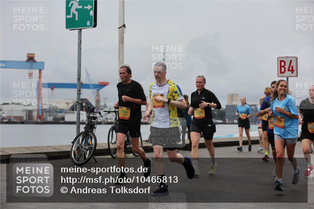 13.09.2026 - Kiel Lauf Andreas Tolksdorf http://msf.ph/oto/10465813 13.09.2026 12:06:45 Kiellinie 1864, 4955, 1059, 4, 749 meine-sportfotos.de