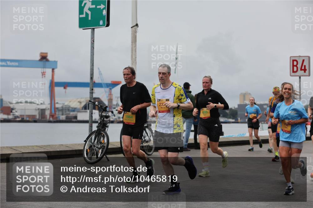 13.09.2026 - Kiel Lauf Andreas Tolksdorf http://msf.ph/oto/10465819 13.09.2026 12:06:45 Kiellinie 39, 1864, 23, 38, 4955, 4, 60 meine-sportfotos.de
