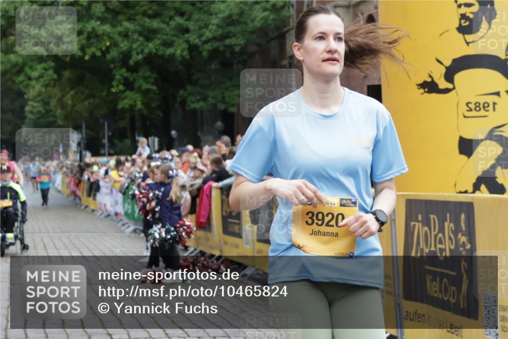 13.09.2026 - Kiel Lauf Yannick Fuchs http://msf.ph/oto/10465824 13.09.2026 09:59:09 Ziel 3920, 5489, 10030, 269, 2103, 3458, 5872, 6148, 6249, 6956, 7399, 10030, 10325, 10326, 10564, 11463, 225, 2967, 6306, 10357, 11828, 2103, 5872, 7415 meine-sportfotos.de