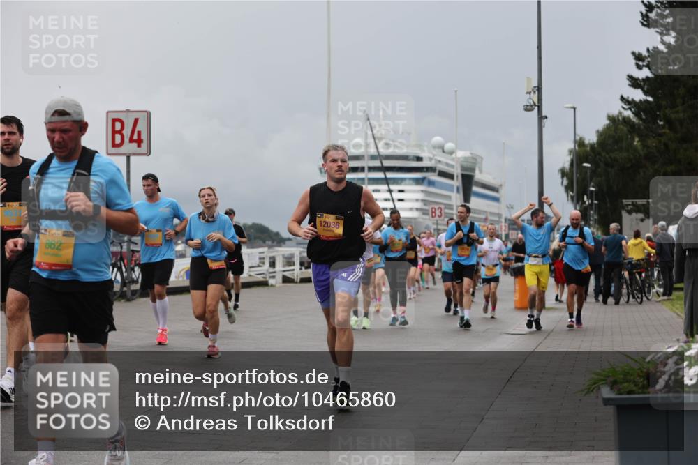 13.09.2026 - Kiel Lauf Andreas Tolksdorf http://msf.ph/oto/10465860 13.09.2026 12:06:48 Kiellinie 38, 39, 862, 4, 12036, 3 meine-sportfotos.de
