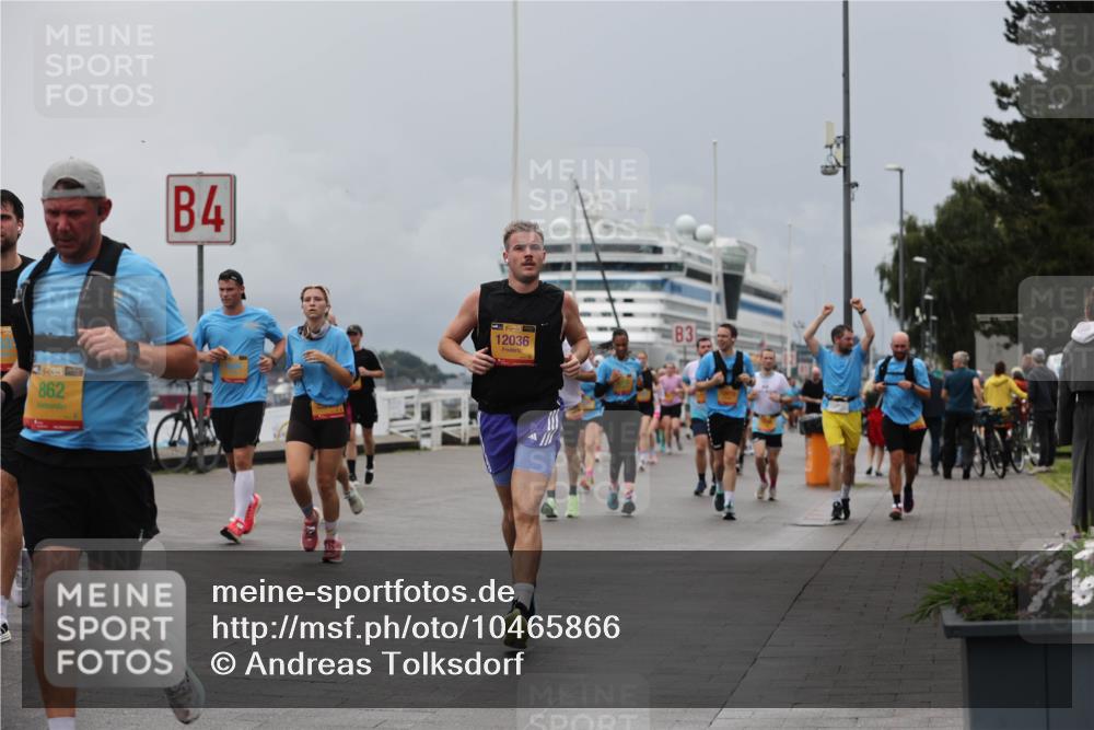 13.09.2026 - Kiel Lauf Andreas Tolksdorf http://msf.ph/oto/10465866 13.09.2026 12:06:48 Kiellinie 39, 862, 4, 1, 392, 12036, 3 meine-sportfotos.de
