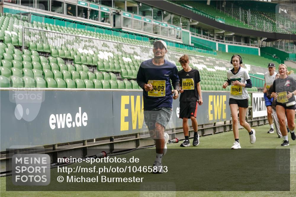13.09.2026 - 21. swb-Marathon Bremen Michael Burmester http://msf.ph/oto/10465873 13.09.2026 10:35:31 Laufen im Stadion 10093, 10144, 10147, 10152, 10157, 10160, 10173, 10175, 10177, 10181, 10182, 10185, 10187, 10195, 10245, 10251, 10254, 10263, 10272, 10275, 10291, 10306, 10309, 10356, 10357, 10367, 10368, 10369, 10377, 10382, 10409, 10415, 10420, 10427, 10439, 10460, 10473, 10477, 10481, 10485, 10492, 10528, 10559, 10560, 10617, 10636, 10639, 10669, 10671, 10672, 10677, 10700, 10715, 10828, 10914, 10928, 11126, 11162, 11343, 11803, 11965, 10146, 10222 meine-sportfotos.de