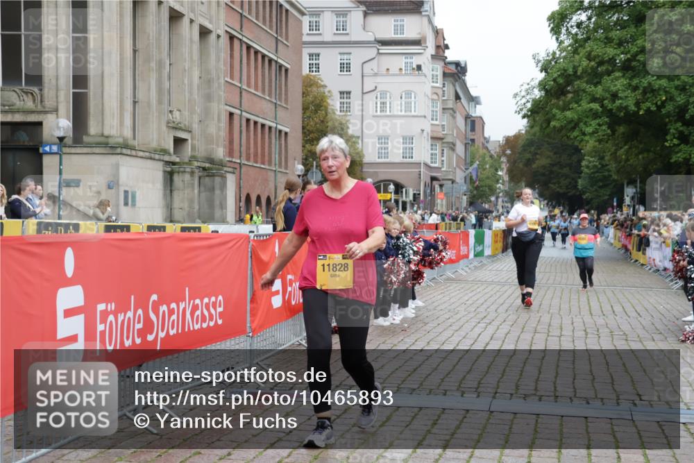 13.09.2026 - Kiel Lauf Yannick Fuchs http://msf.ph/oto/10465893 13.09.2026 09:59:20 Ziel 225, 5489, 6306, 10357, 11828, 269, 3458, 3920, 6148, 6249, 6956, 7399, 10030, 10325, 10326, 10564, 2967, 269, 6249, 10564, 11463 meine-sportfotos.de