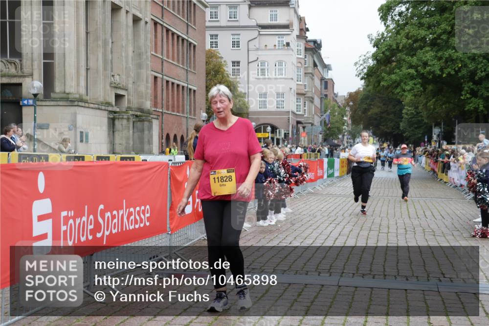 13.09.2026 - Kiel Lauf Yannick Fuchs http://msf.ph/oto/10465898 13.09.2026 09:59:20 Ziel 225, 5489, 6306, 10357, 11828, 269, 3458, 3920, 6148, 6249, 6956, 7399, 10030, 10325, 10326, 10564, 2967, 269, 6249, 10564, 11463 meine-sportfotos.de