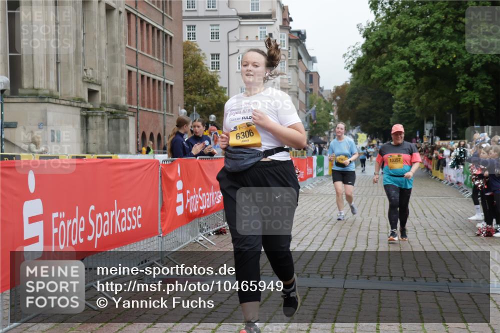 13.09.2026 - Kiel Lauf Yannick Fuchs http://msf.ph/oto/10465949 13.09.2026 09:59:25 Ziel 225, 2967, 6306, 10357, 11828, 225, 3458, 3920, 5489, 6148, 6956, 7399, 10030, 10325, 10326, 9332, 269, 3458, 6249, 10325, 10326, 10564 meine-sportfotos.de
