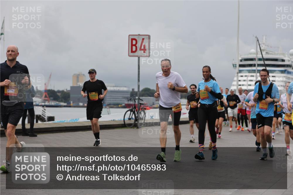13.09.2026 - Kiel Lauf Andreas Tolksdorf http://msf.ph/oto/10465983 13.09.2026 12:06:52 Kiellinie 38, 10926, 10880, 4, 7047, 8740, 10978, 7342 meine-sportfotos.de