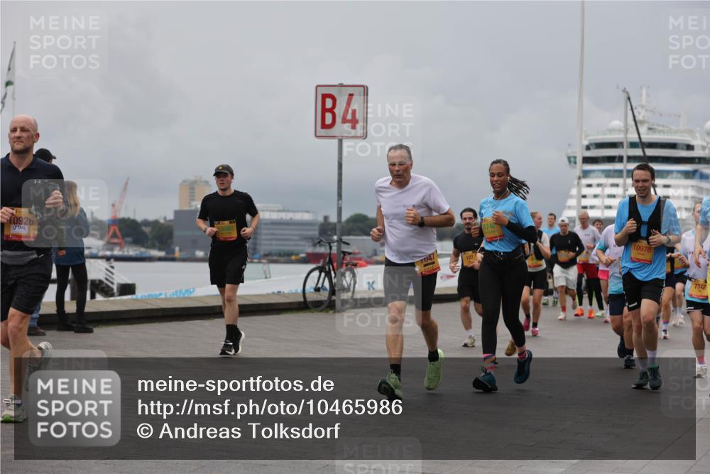 13.09.2026 - Kiel Lauf Andreas Tolksdorf http://msf.ph/oto/10465986 13.09.2026 12:06:52 Kiellinie 38, 0926, 10880, 4, 7047, 107, 8740, 10978, 7342 meine-sportfotos.de