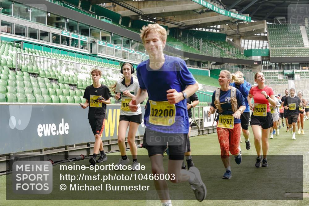 13.09.2026 - 21. swb-Marathon Bremen Michael Burmester http://msf.ph/oto/10466003 13.09.2026 10:35:34 Laufen im Stadion 10093, 10144, 10147, 10152, 10157, 10160, 10173, 10175, 10181, 10182, 10185, 10187, 10195, 10245, 10251, 10254, 10263, 10272, 10275, 10291, 10306, 10309, 10356, 10357, 10367, 10368, 10369, 10377, 10382, 10409, 10420, 10427, 10439, 10460, 10473, 10477, 10481, 10485, 10492, 10528, 10559, 10560, 10607, 10617, 10636, 10639, 10669, 10671, 10672, 10677, 10700, 10715, 10828, 10914, 10928, 11126, 11162, 11343, 11803, 11965, 10146, 10222 meine-sportfotos.de