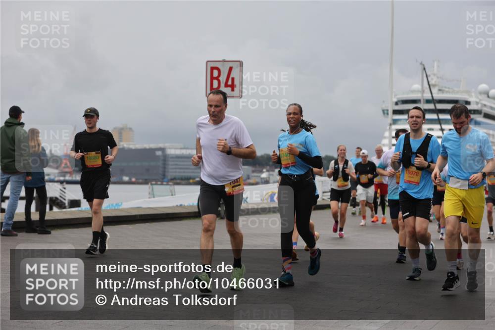 13.09.2026 - Kiel Lauf Andreas Tolksdorf http://msf.ph/oto/10466031 13.09.2026 12:06:52 Kiellinie 10880, 4, 7047, 8740, 10978 meine-sportfotos.de