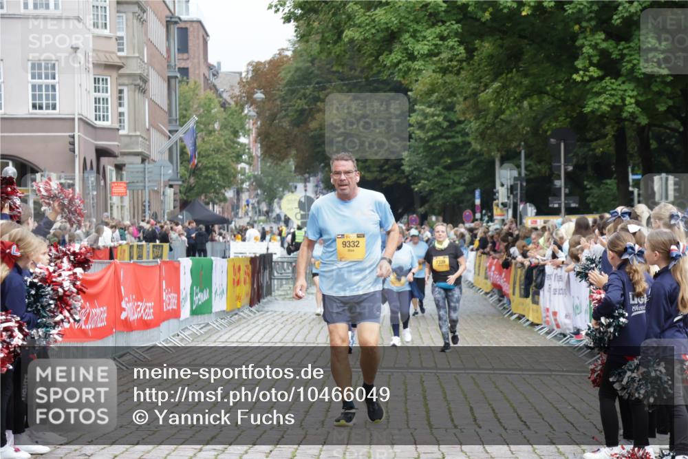 13.09.2026 - Kiel Lauf Yannick Fuchs http://msf.ph/oto/10466049 13.09.2026 09:59:39 Ziel 9332, 225, 2967, 3920, 5489, 6306, 10357, 11828, 2252, 7339, 7512, 11456, 3920, 6148, 6956, 10030 meine-sportfotos.de